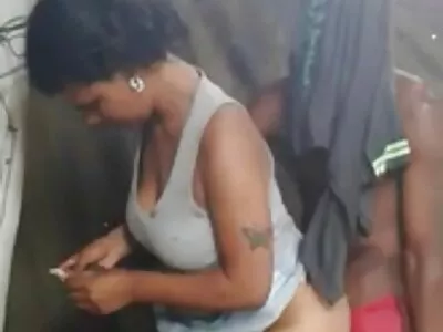 মেয়ে তার সেক্স ভিডিও এইচডি লোমশ ভগ চাটে